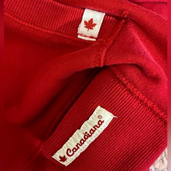 Canadiana Red Zippered Hoodie with Pockets Size M - Picture 10 of 12